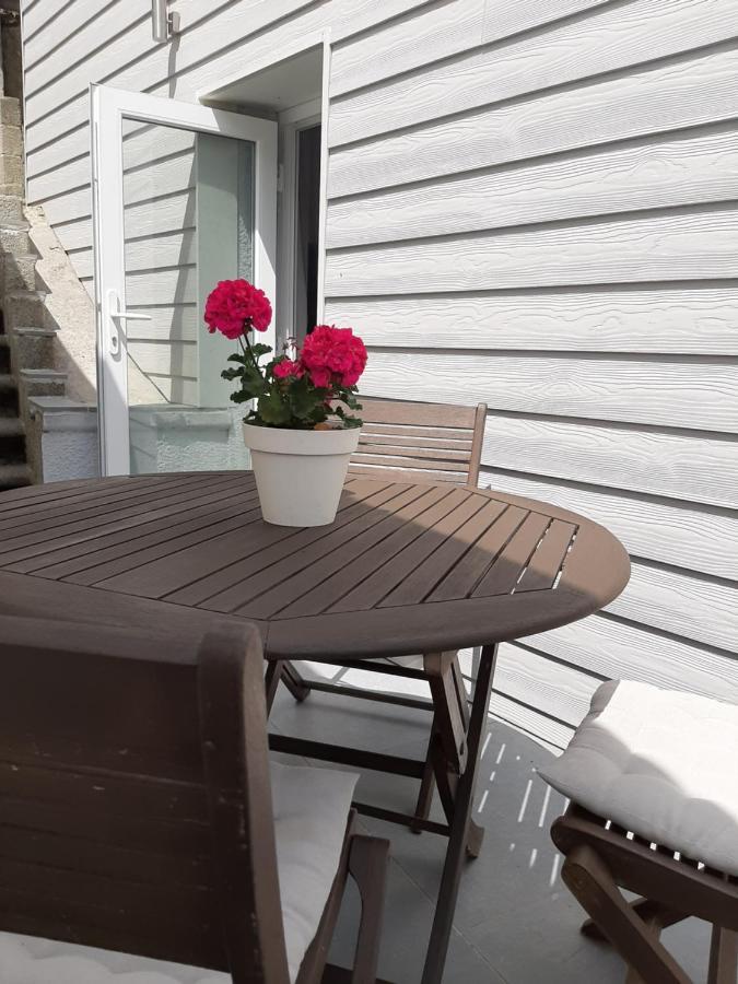 Maison De Campagne En Pierre Bleue-Wifi Et Parking Bousignies-sur-Roc Екстериор снимка