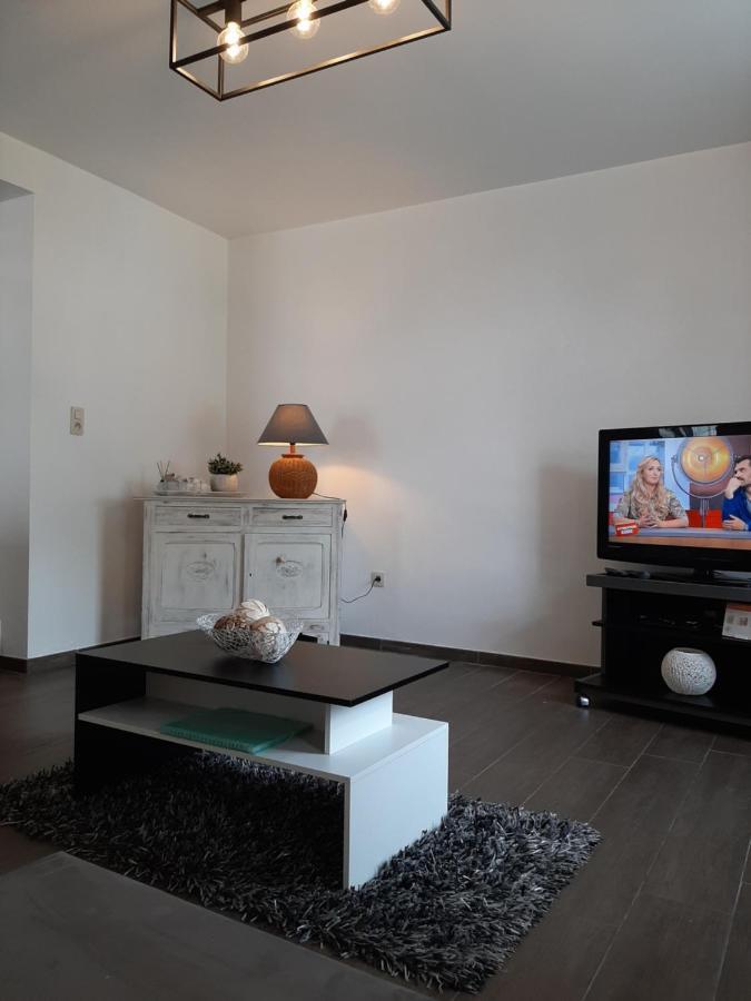 Maison De Campagne En Pierre Bleue-Wifi Et Parking Bousignies-sur-Roc Екстериор снимка