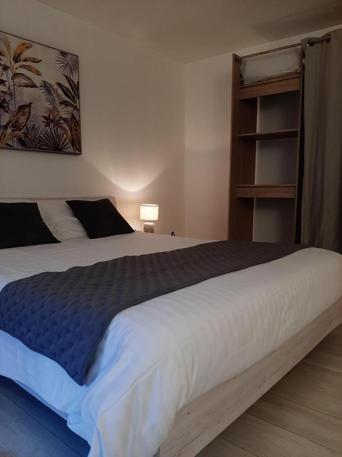 Maison De Campagne En Pierre Bleue-Wifi Et Parking Bousignies-sur-Roc Екстериор снимка